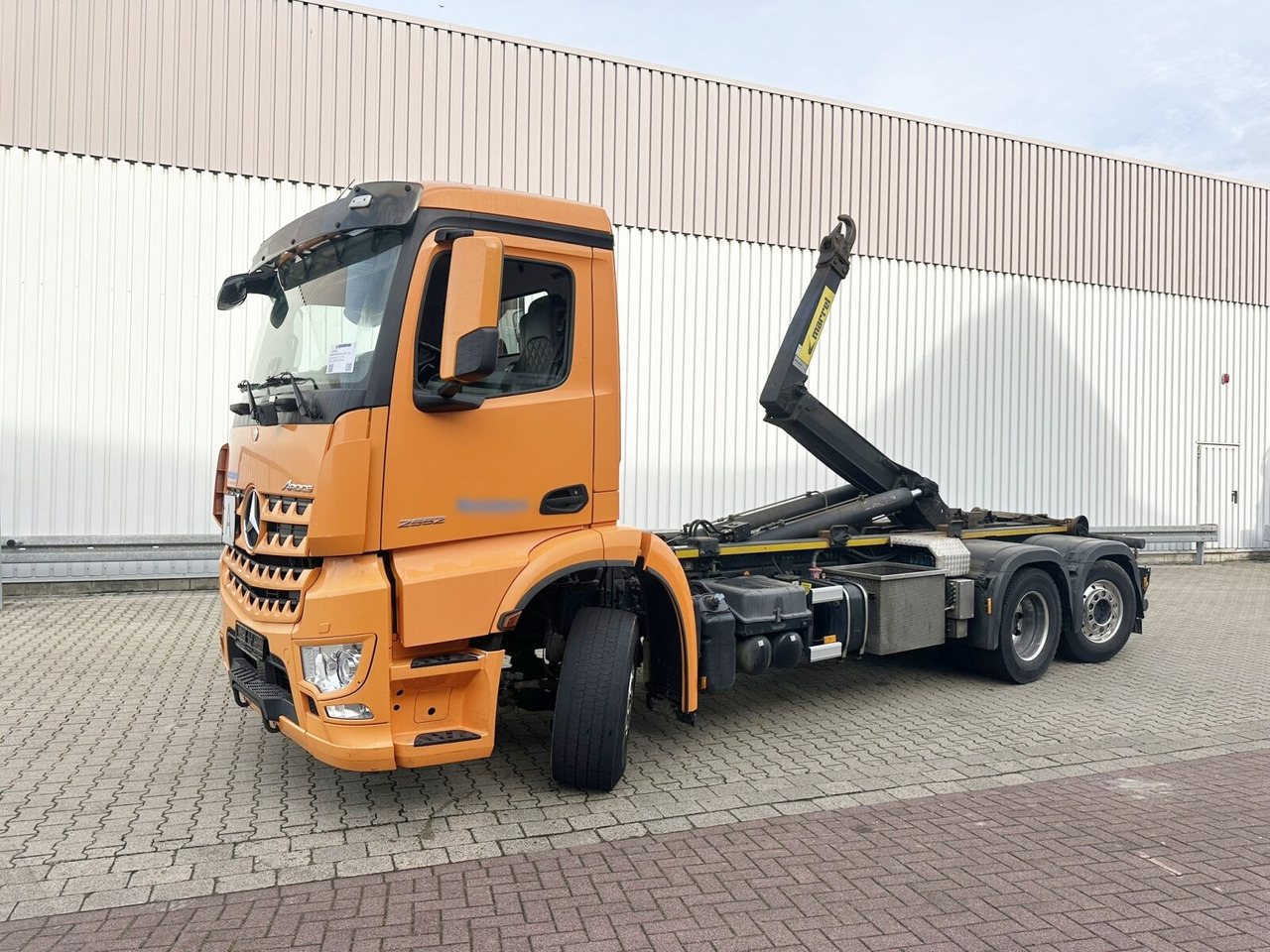 Mercedes-Benz Arocs 2552 L 6x2 Arocs 2552 L 6x2, Lenk-/Liftachse - Autocarro scarrabile: foto 1 Mercedes-Benz Arocs 2552 L 6x2 Arocs 2552 L 6x2, Lenk-/Liftachse - Autocarro scarrabile: foto 1