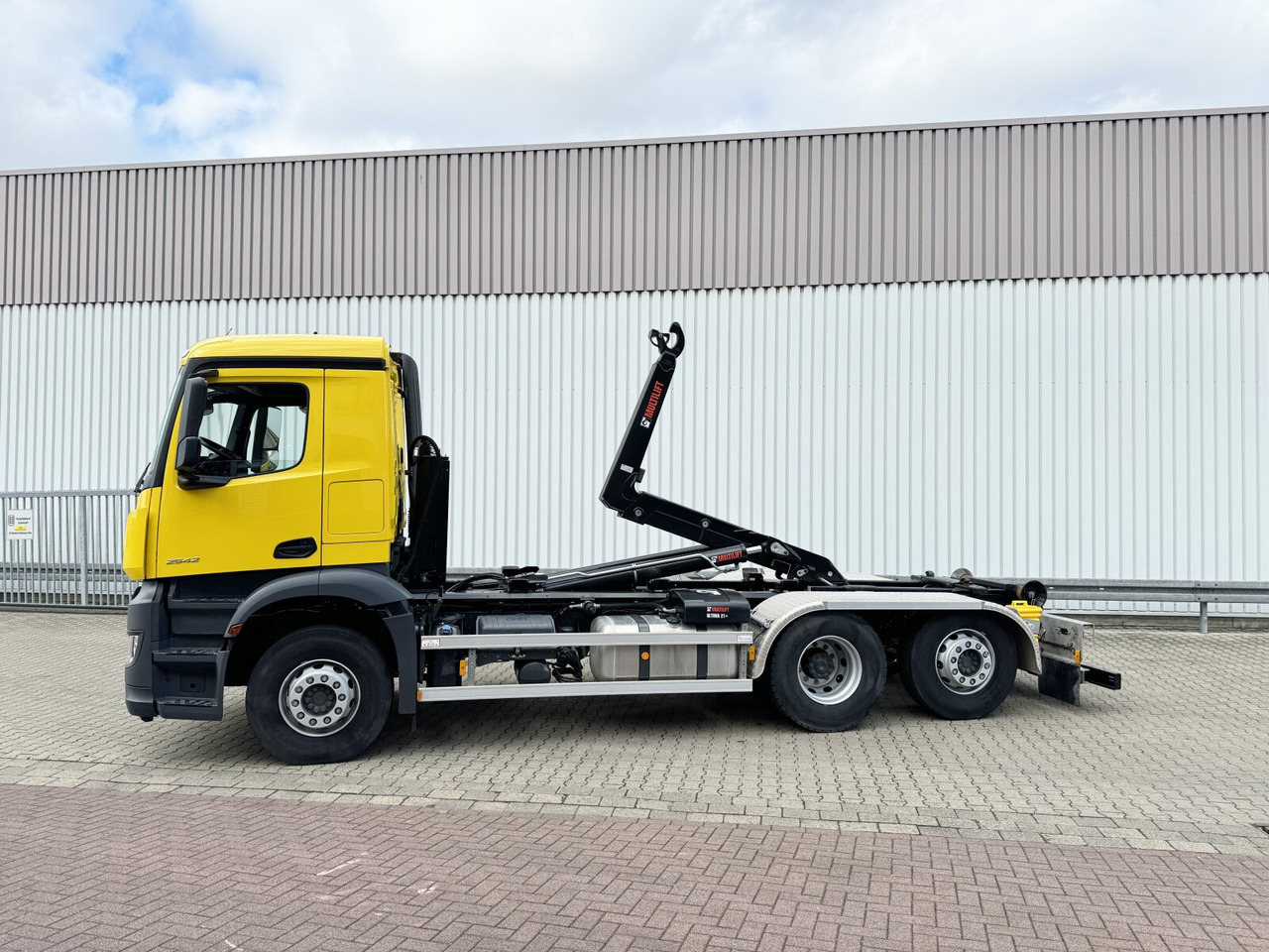 Autocarro scarrabile nuovo Mercedes-Benz Arocs 2642 L 6x2 Arocs 2642 L 6x2/42, Liftachse, Hiab 21S56 bis 6.5m Container: foto 12