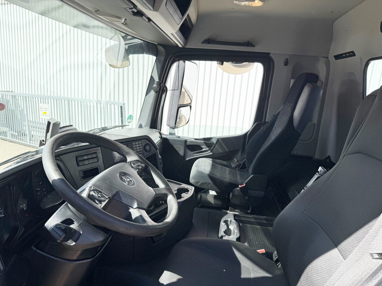 Mercedes-Benz Arocs 2643 LK 6x6 HAD Arocs 2643 LK 6x6 HAD, HydroDrive - Autocarro ribaltabile: foto 4 Mercedes-Benz Arocs 2643 LK 6x6 HAD Arocs 2643 LK 6x6 HAD, HydroDrive - Autocarro ribaltabile: foto 4