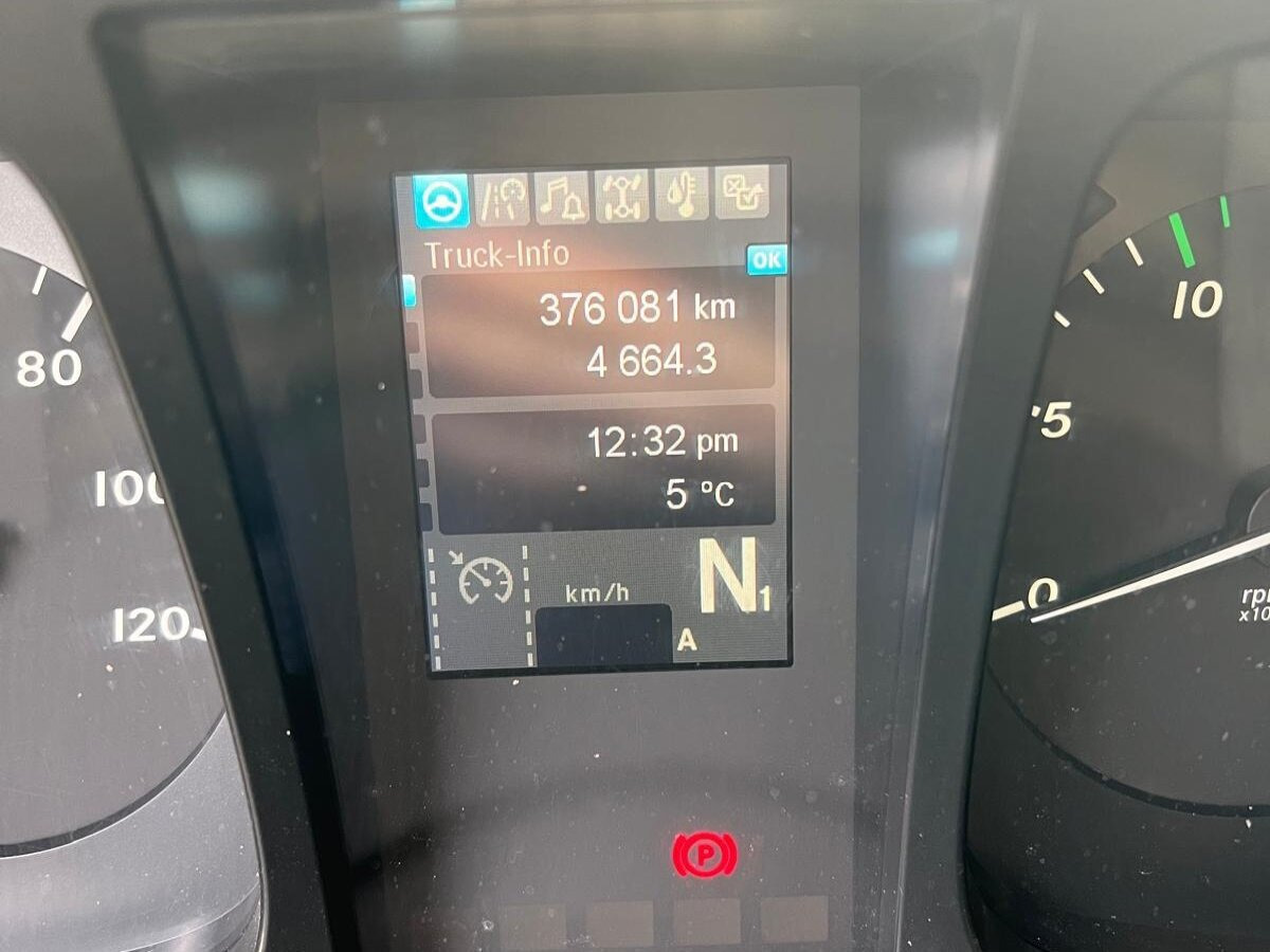 Mercedes-Benz Arocs 2651 L 6x4 Arocs 2651 L 6x4, Retarder, StreamSpace, Heckkran Epsilon M120L - Camion trasporto legname, Camion con gru: foto 4 Mercedes-Benz Arocs 2651 L 6x4 Arocs 2651 L 6x4, Retarder, StreamSpace, Heckkran Epsilon M120L - Camion trasporto legname, Camion con gru: foto 4