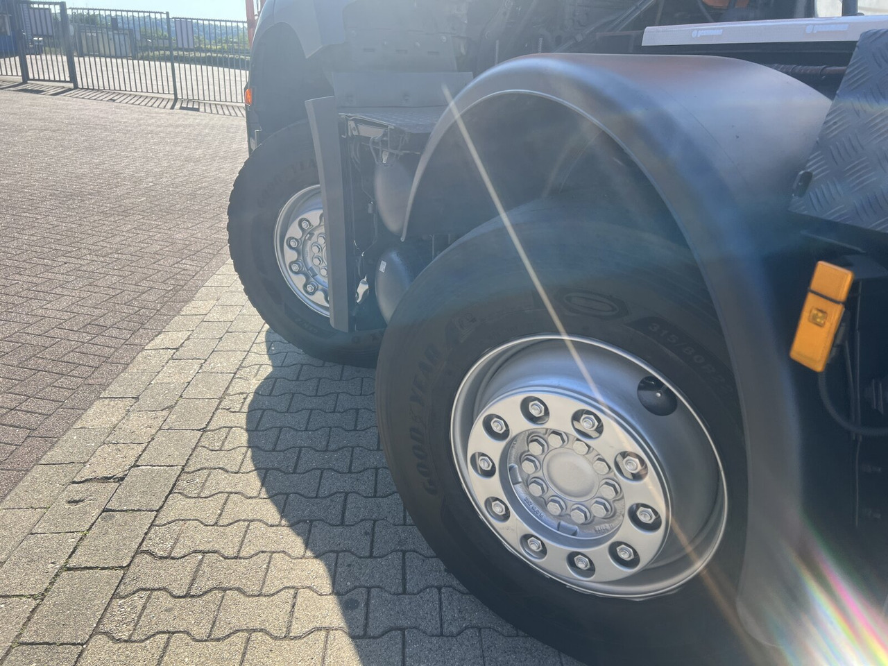 Mercedes-Benz Arocs 3243 LK 8x4/4 Arocs 3243 LK 8x4/4, Motorabtrieb - Autocarro scarrabile: foto 2 Mercedes-Benz Arocs 3243 LK 8x4/4 Arocs 3243 LK 8x4/4, Motorabtrieb - Autocarro scarrabile: foto 2