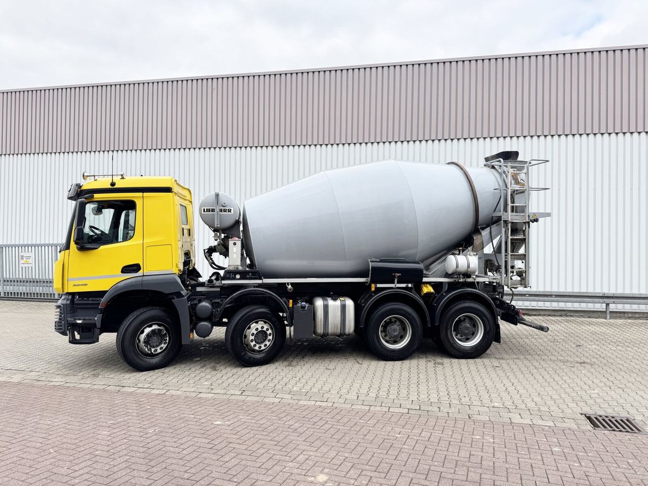 Mercedes-Benz Arocs 3246 B 8x4/4 Arocs 3246 B 8x4/4, Liebherr HTM 905 Mischer, 9m³, Multimedia Cockpit, Navi - Autobetoniera: foto 3 Mercedes-Benz Arocs 3246 B 8x4/4 Arocs 3246 B 8x4/4, Liebherr HTM 905 Mischer, 9m³, Multimedia Cockpit, Navi - Autobetoniera: foto 3
