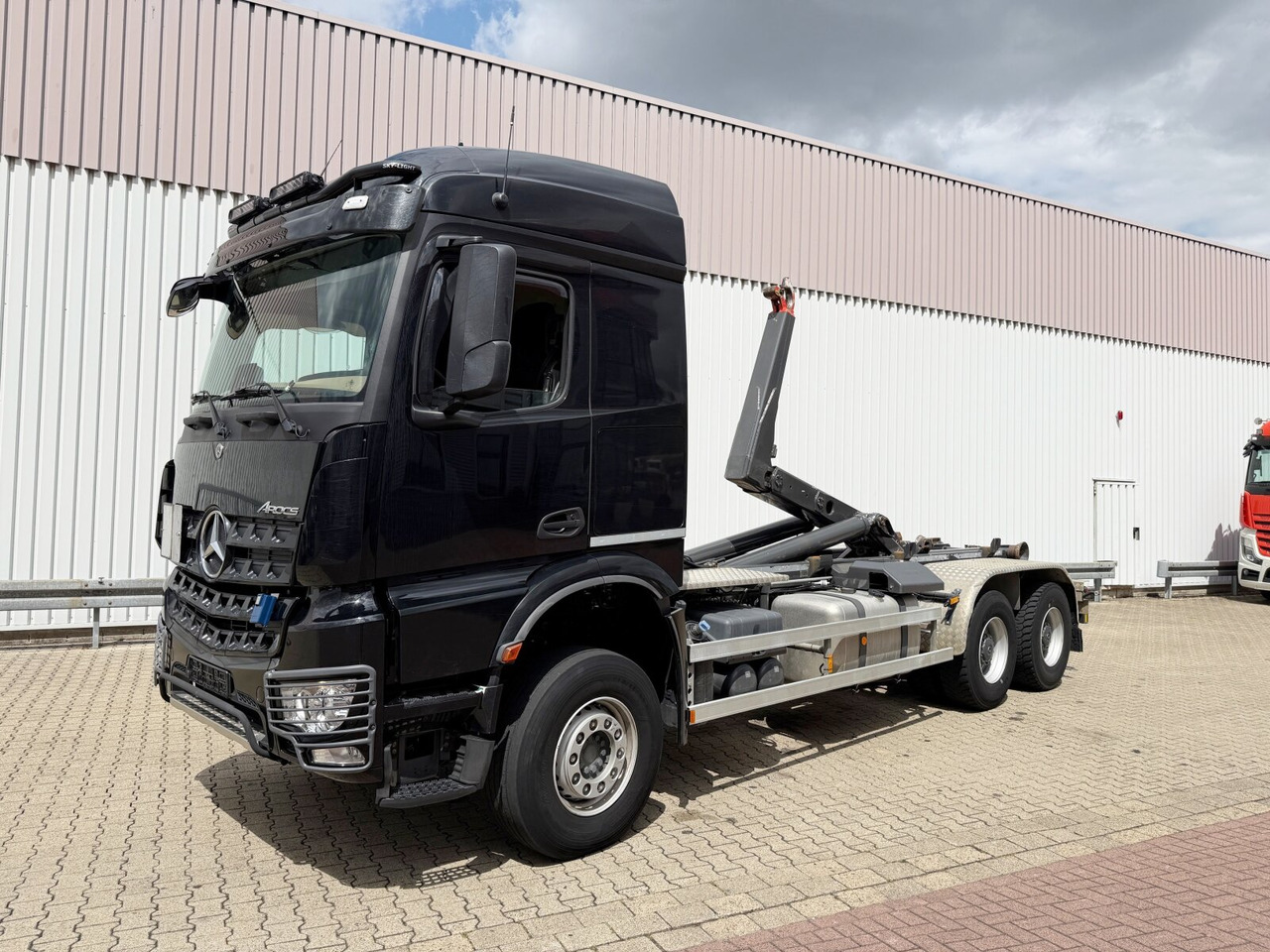 Mercedes-Benz Arocs 3351 6x4 Arocs 3351 6x4, Grounder, Retarder, Multimedia Cockpit, StreamSpace - Autocarro scarrabile: foto 1 Mercedes-Benz Arocs 3351 6x4 Arocs 3351 6x4, Grounder, Retarder, Multimedia Cockpit, StreamSpace - Autocarro scarrabile: foto 1