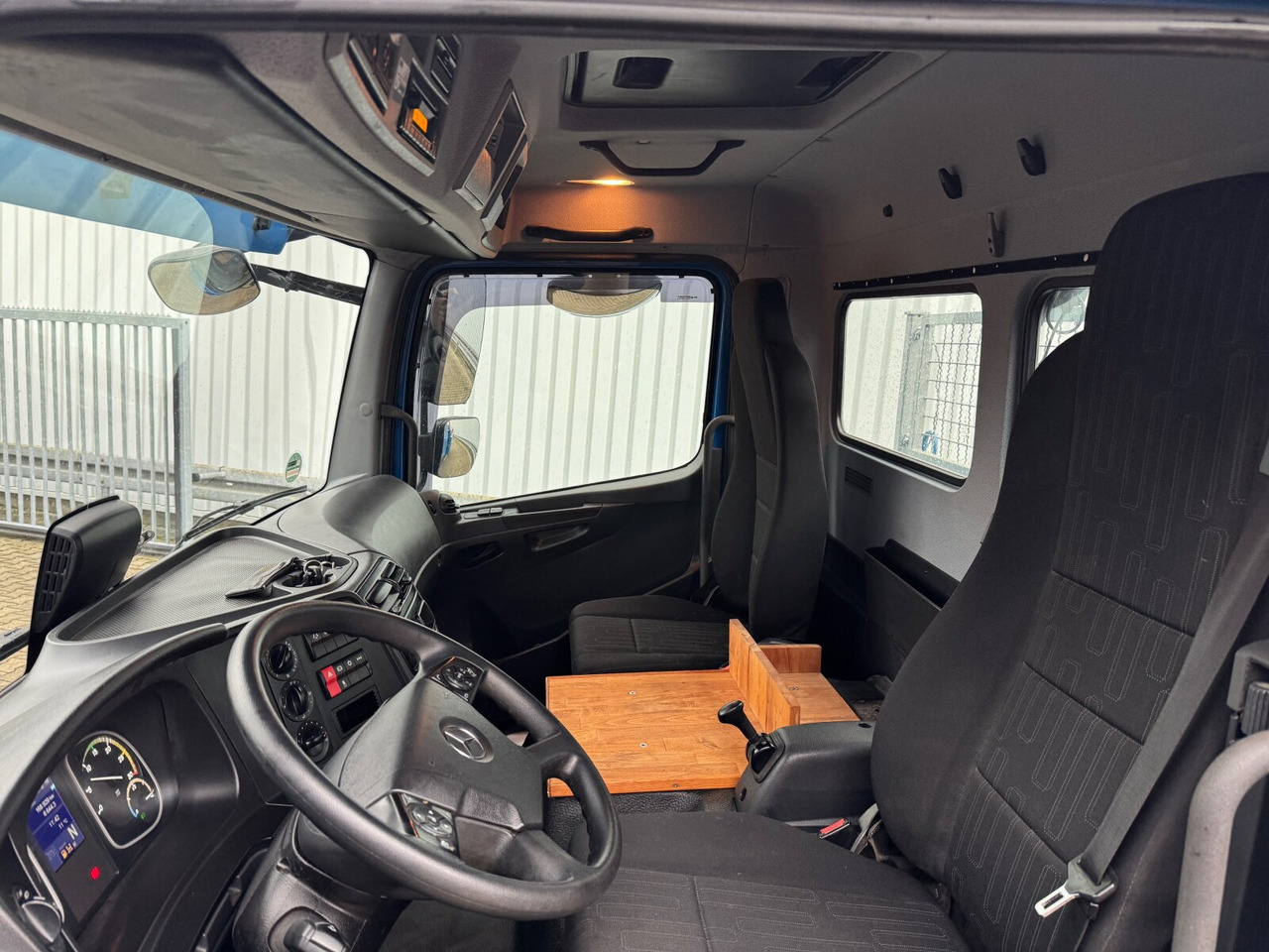 Mercedes-Benz Atego 1023 K 4x2 Atego 1023 K 4x2, 2x AHK - Autocarro ribaltabile: foto 2 Mercedes-Benz Atego 1023 K 4x2 Atego 1023 K 4x2, 2x AHK - Autocarro ribaltabile: foto 2