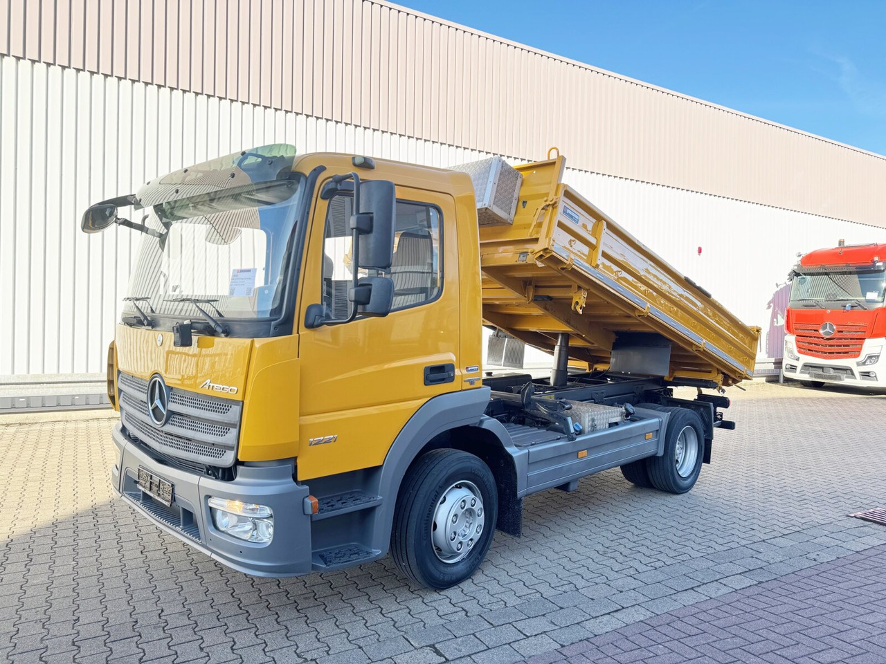 Mercedes-Benz Atego 1221 K 4x2 Atego 1221 K 4x2, 2x AHK - Autocarro ribaltabile: foto 1 Mercedes-Benz Atego 1221 K 4x2 Atego 1221 K 4x2, 2x AHK - Autocarro ribaltabile: foto 1