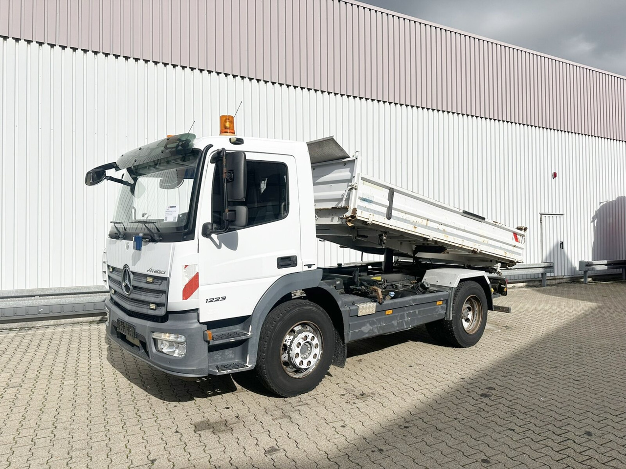 Mercedes-Benz Atego 1223 K 4x2 Atego 1223 K 4x2, AHK-Öl - Autocarro ribaltabile: foto 1 Mercedes-Benz Atego 1223 K 4x2 Atego 1223 K 4x2, AHK-Öl - Autocarro ribaltabile: foto 1