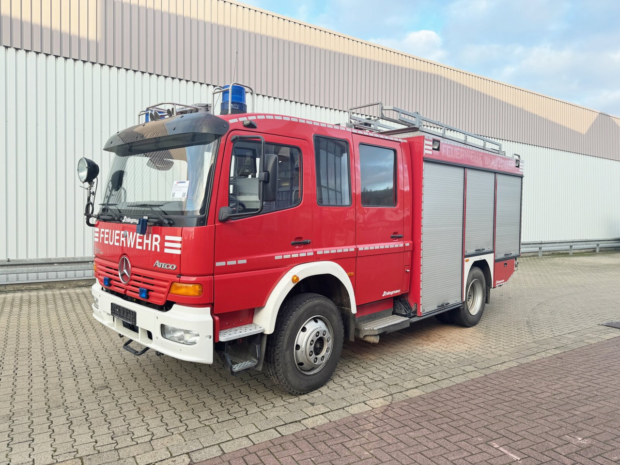 Mercedes-Benz Atego 1328 4x4, LF 16/12 Atego 1328 4x4, 8+1 Sitze, LF 16/12 - Ambulanza: foto 1 Mercedes-Benz Atego 1328 4x4, LF 16/12 Atego 1328 4x4, 8+1 Sitze, LF 16/12 - Ambulanza: foto 1