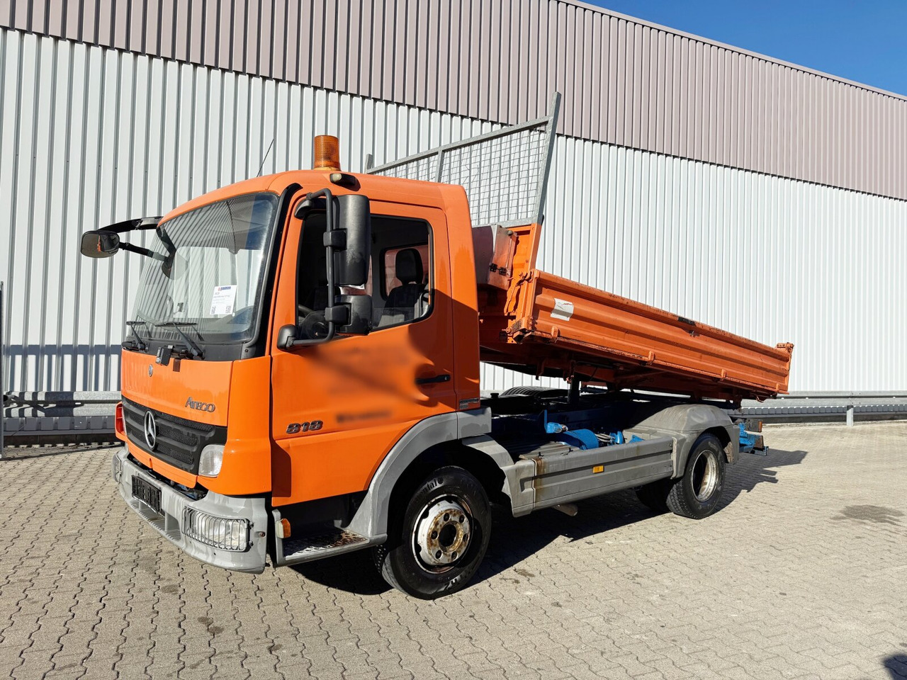 Mercedes-Benz Atego 818 K 4x2 Atego 818 K 4x2, 2x AHK - Autocarro ribaltabile: foto 1 Mercedes-Benz Atego 818 K 4x2 Atego 818 K 4x2, 2x AHK - Autocarro ribaltabile: foto 1