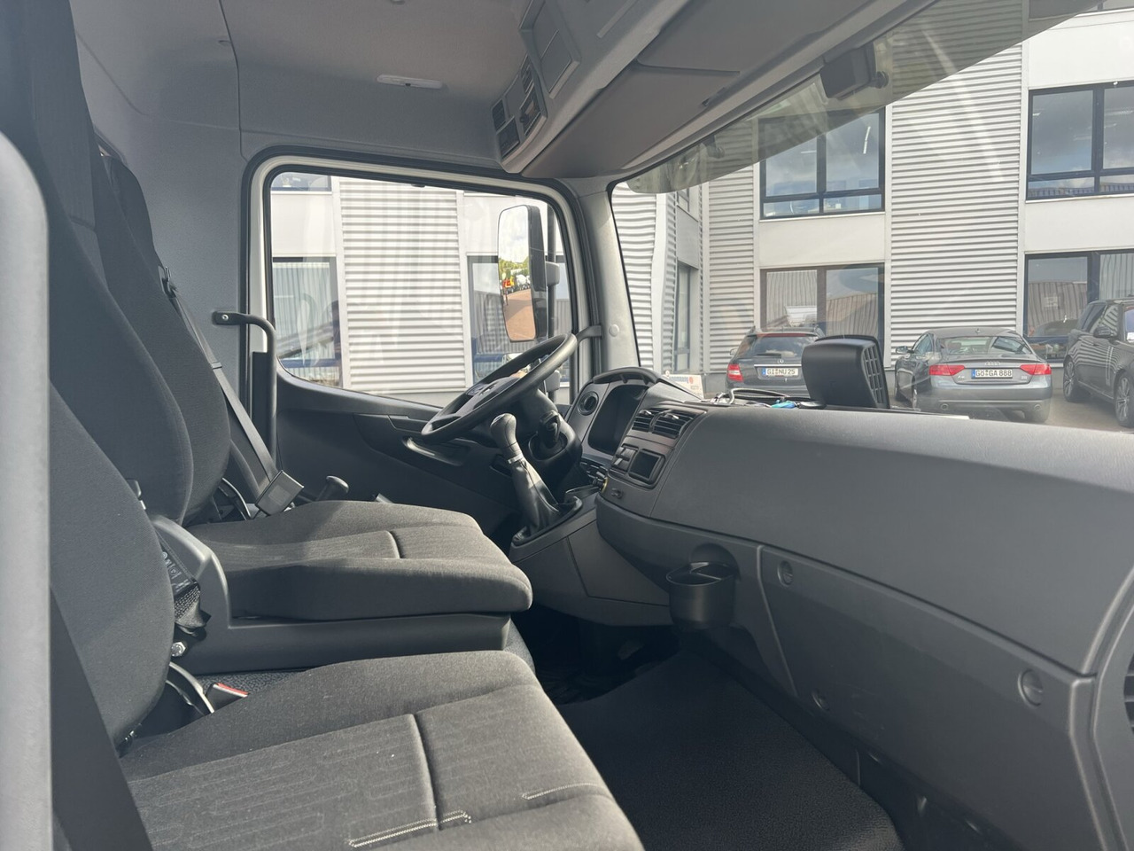 Mercedes-Benz Atego 818 K 4x2 Atego 818 K 4x2, 2x AHK, Meiller-Kipper, mehrfach Vorhanden! - Autocarro ribaltabile: foto 5 Mercedes-Benz Atego 818 K 4x2 Atego 818 K 4x2, 2x AHK, Meiller-Kipper, mehrfach Vorhanden! - Autocarro ribaltabile: foto 5