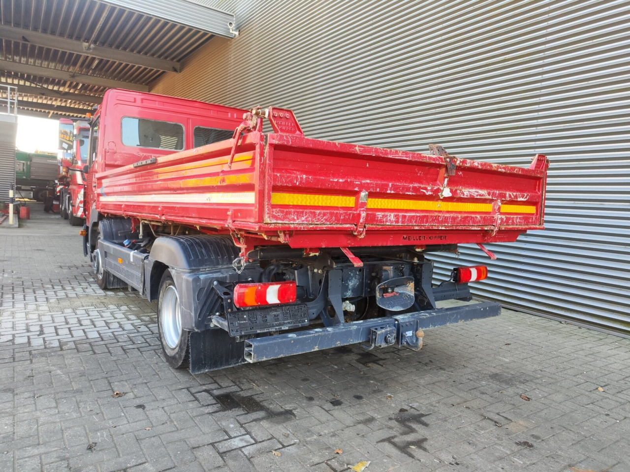 Mercedes-Benz Atego 818 K 4x2 Atego 818 K 4x2, Meiller-Kipper, 2 x AHK - Autocarro ribaltabile: foto 3 Mercedes-Benz Atego 818 K 4x2 Atego 818 K 4x2, Meiller-Kipper, 2 x AHK - Autocarro ribaltabile: foto 3
