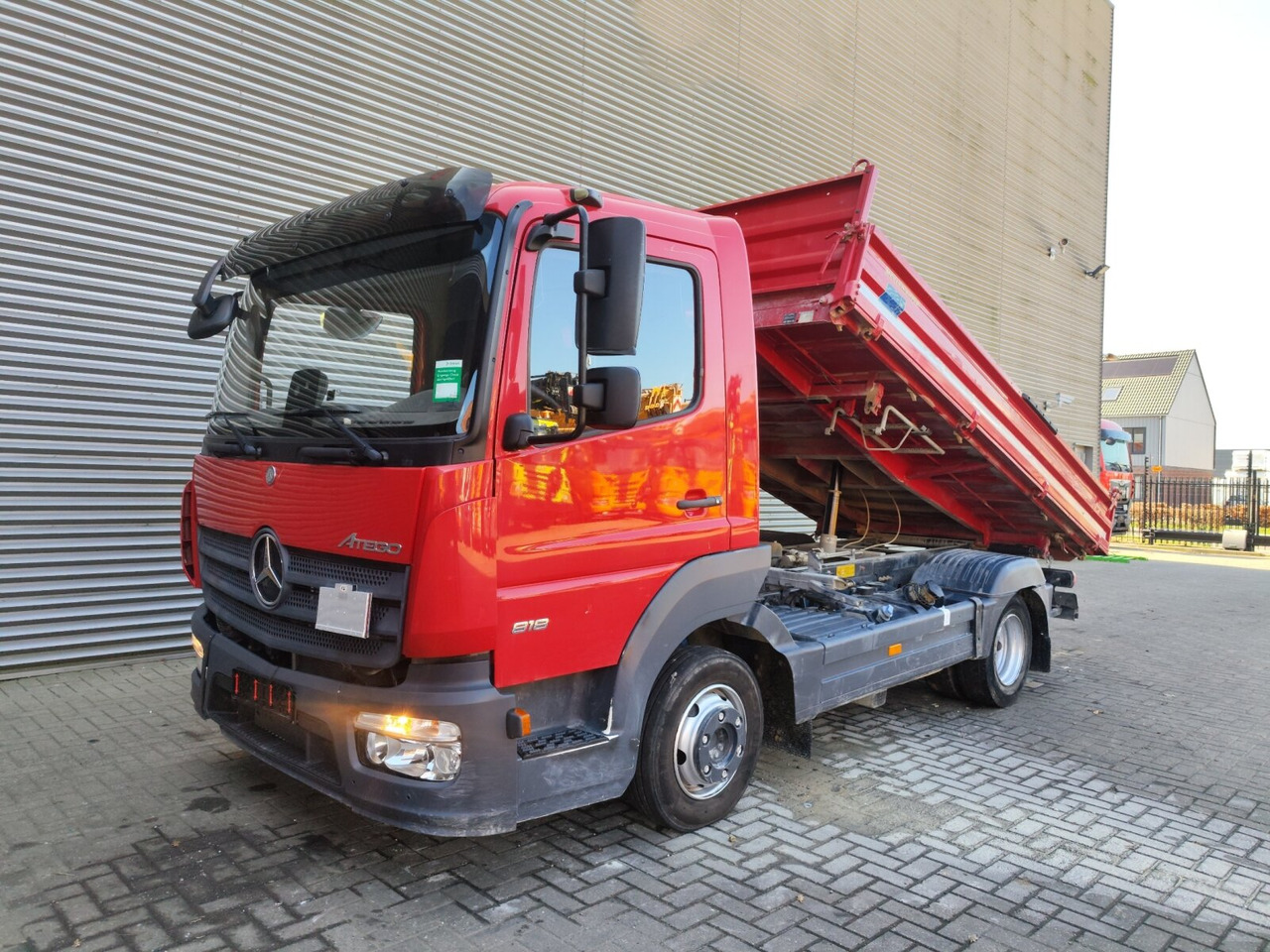 Mercedes-Benz Atego 818 K 4x2 Atego 818 K 4x2, Meiller-Kipper, 2 x AHK - Autocarro ribaltabile: foto 4 Mercedes-Benz Atego 818 K 4x2 Atego 818 K 4x2, Meiller-Kipper, 2 x AHK - Autocarro ribaltabile: foto 4