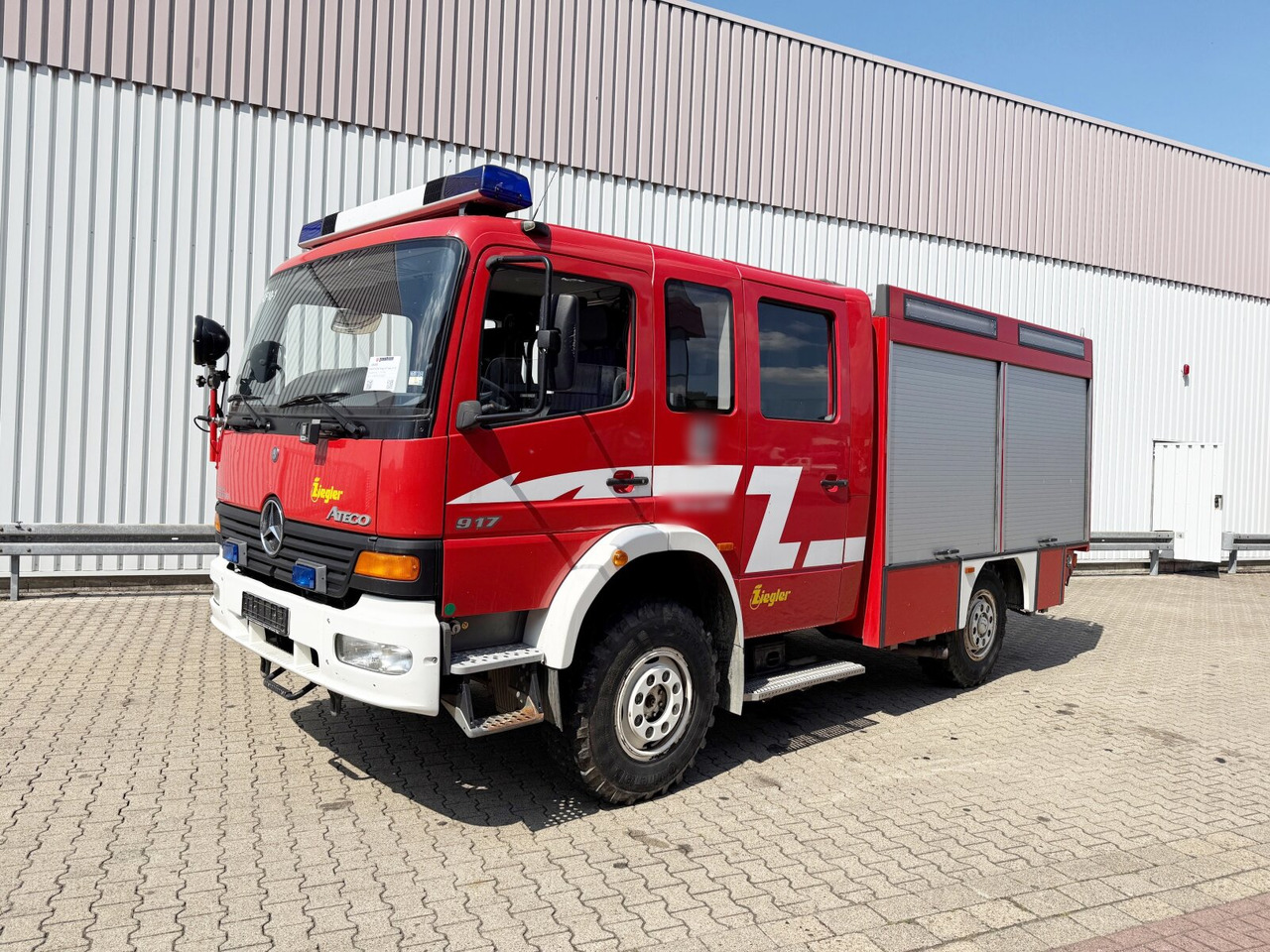 Mercedes-Benz Atego 917 4x4, LF 10 Atego 917 4x4, LF 10, Einzelbereifung, AT-Motor - Ambulanza: foto 1 Mercedes-Benz Atego 917 4x4, LF 10 Atego 917 4x4, LF 10, Einzelbereifung, AT-Motor - Ambulanza: foto 1