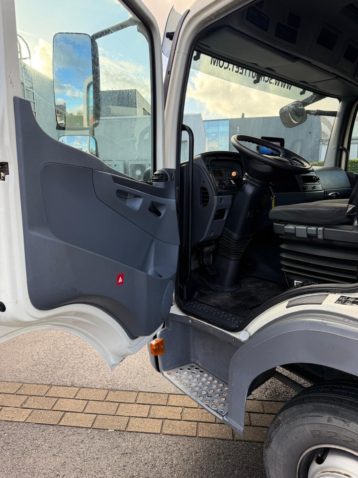Mercedes-Benz Atego Atego 816 4 x 2 - Autocarro con pianale/ Cassone fisso: foto 2 Mercedes-Benz Atego Atego 816 4 x 2 - Autocarro con pianale/ Cassone fisso: foto 2