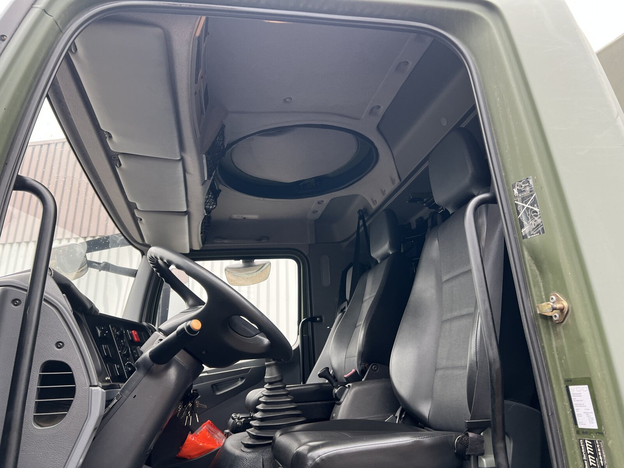 Mercedes-Benz Axor 1829 A 4x4 Axor 1829 A 4x4, Ex- - Autocarro con pianale/ Cassone fisso: foto 3 Mercedes-Benz Axor 1829 A 4x4 Axor 1829 A 4x4, Ex- - Autocarro con pianale/ Cassone fisso: foto 3