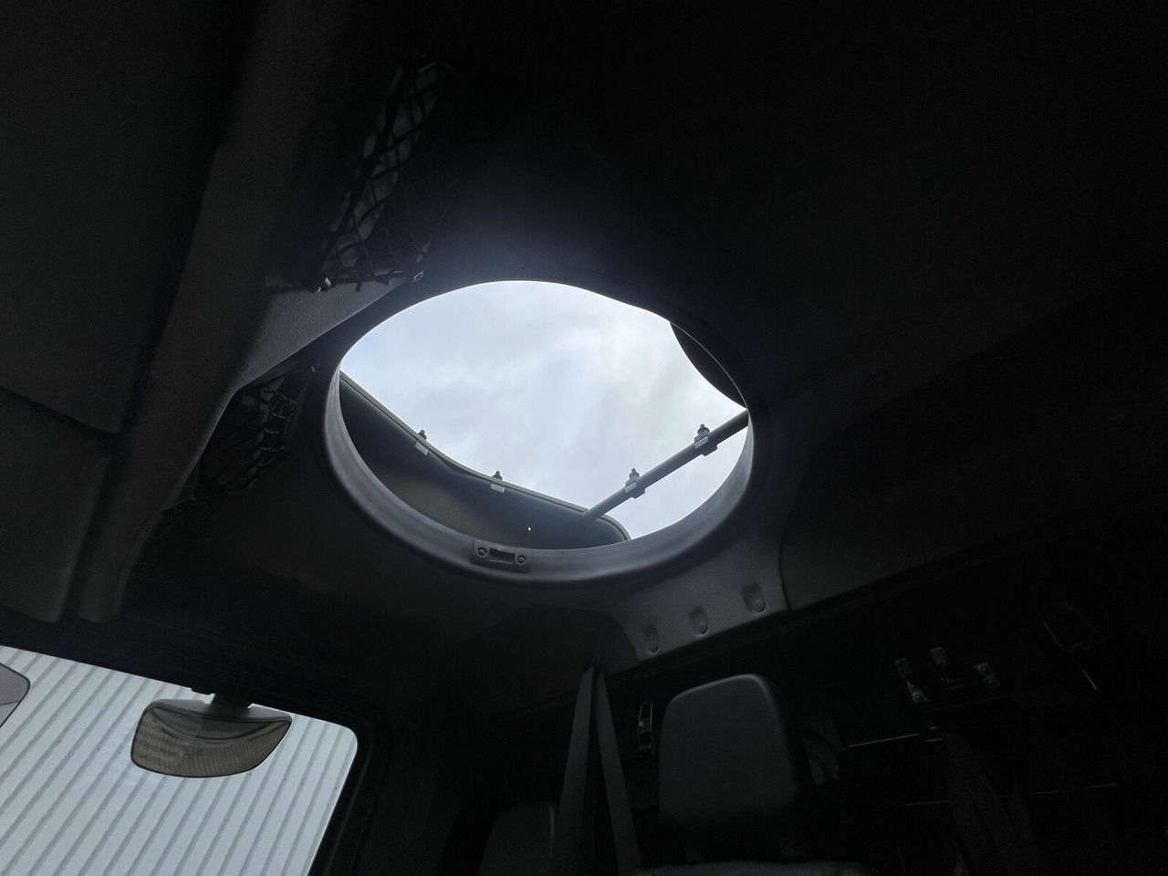 Mercedes-Benz Axor 1829 A 4x4 Axor 1829 A 4x4, Ex- - Autocarro con pianale/ Cassone fisso: foto 5 Mercedes-Benz Axor 1829 A 4x4 Axor 1829 A 4x4, Ex- - Autocarro con pianale/ Cassone fisso: foto 5