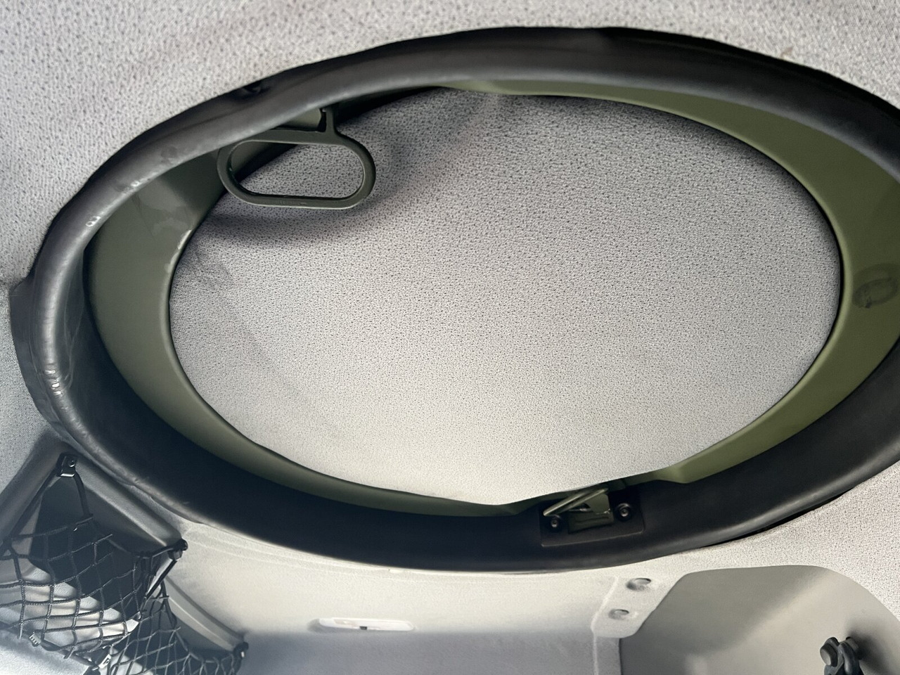 Mercedes-Benz Axor 1829 A 4x4 Axor 1829 A 4x4, Ex- - Autocarro con pianale/ Cassone fisso: foto 4 Mercedes-Benz Axor 1829 A 4x4 Axor 1829 A 4x4, Ex- - Autocarro con pianale/ Cassone fisso: foto 4