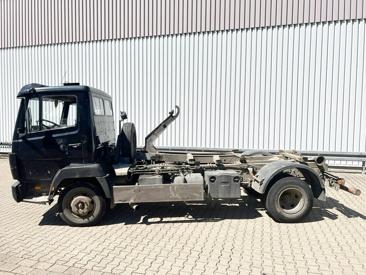 Mercedes-Benz LK 817 4x2 LK 817 4x2, City-Abroller, 6-Zylinder Motor - Autocarro scarrabile: foto 1 Mercedes-Benz LK 817 4x2 LK 817 4x2, City-Abroller, 6-Zylinder Motor - Autocarro scarrabile: foto 1