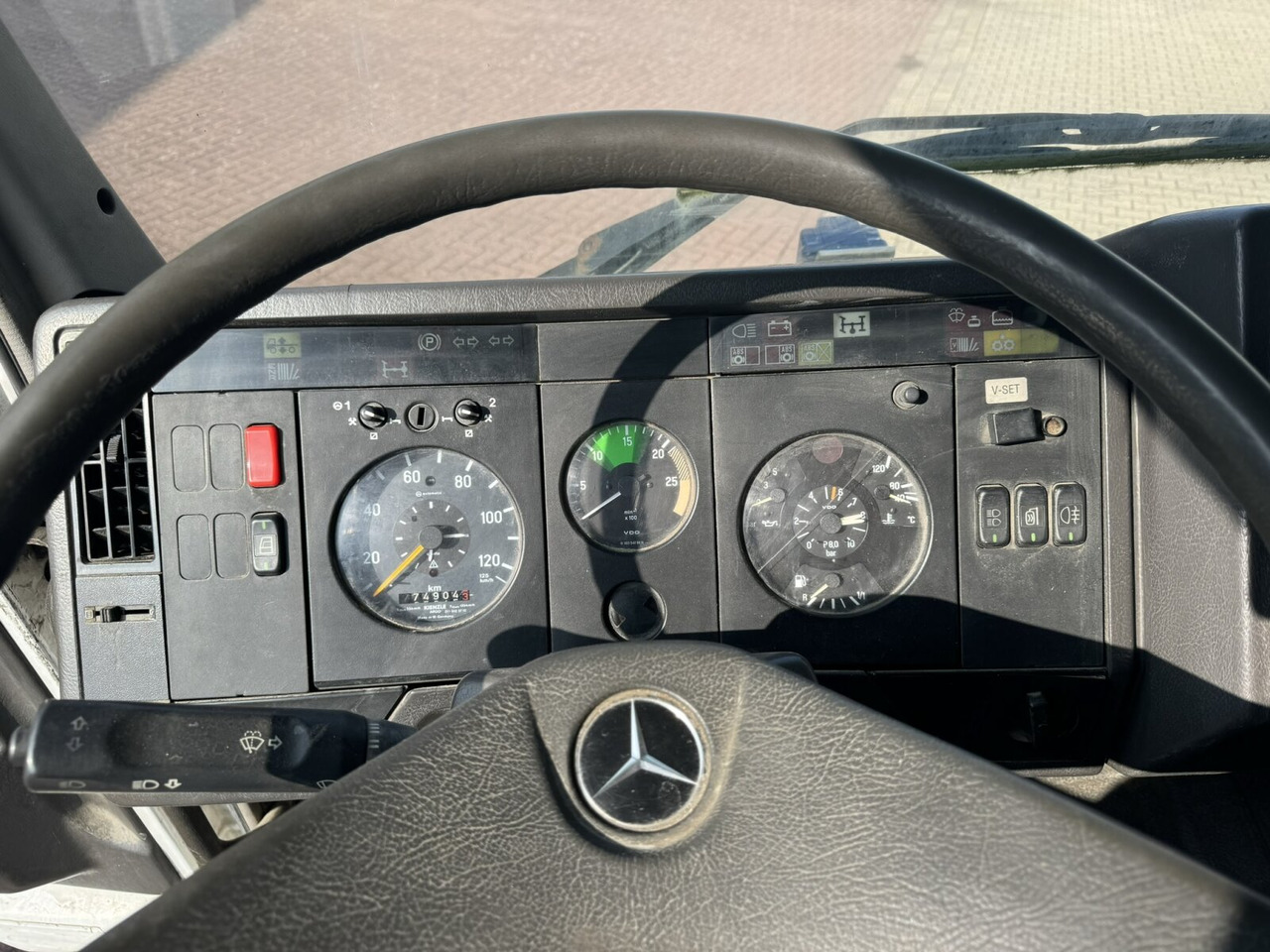 Mercedes-Benz SK 1827L 4x2 SK 1827L 4x2 - Autocarro con pianale/ Cassone fisso: foto 2 Mercedes-Benz SK 1827L 4x2 SK 1827L 4x2 - Autocarro con pianale/ Cassone fisso: foto 2