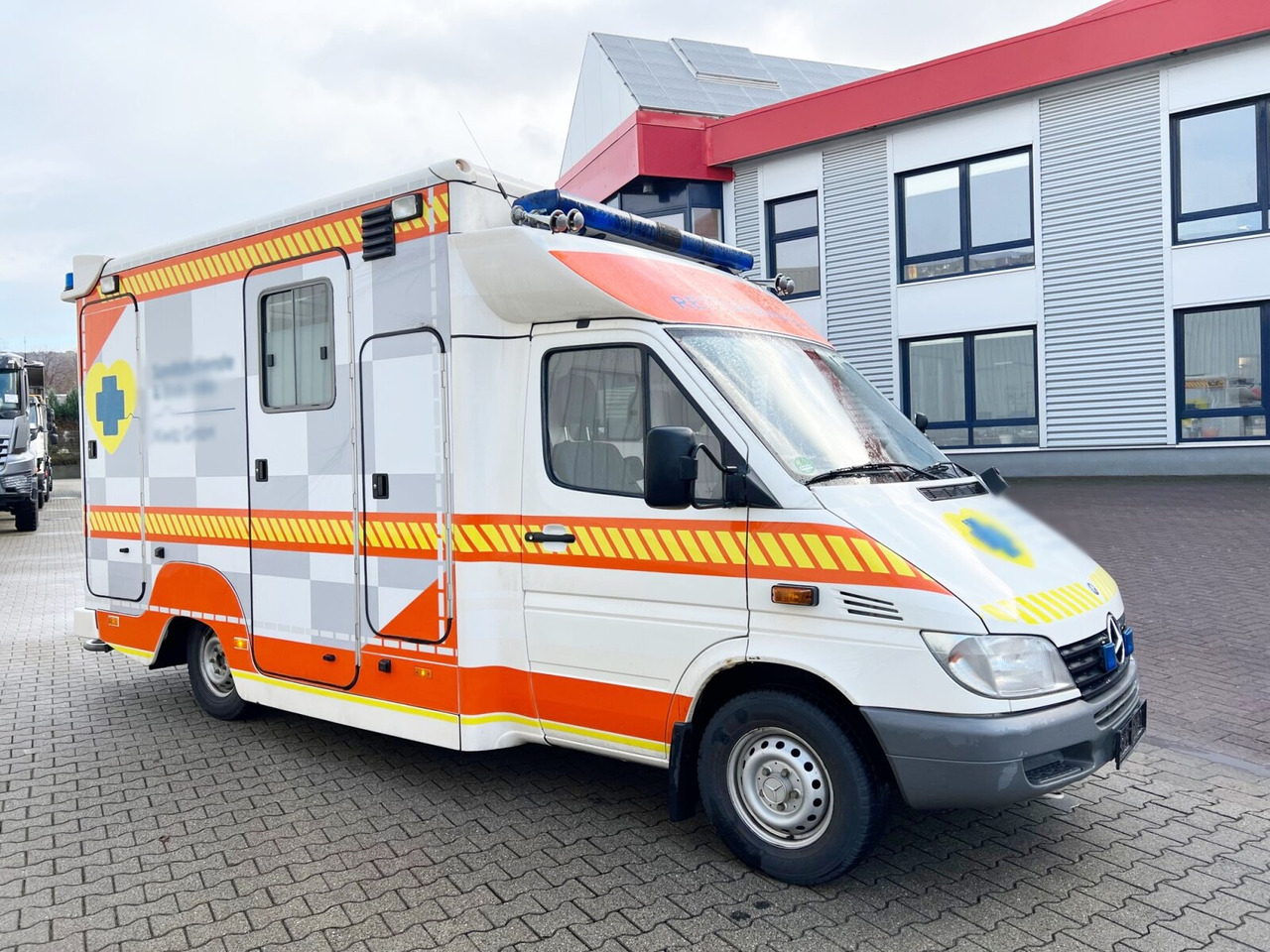 Ambulanza Mercedes-Benz Sprinter 313 CDI 4x2 Sprinter 313 CDI 4x2, Rettungswagen: foto 9