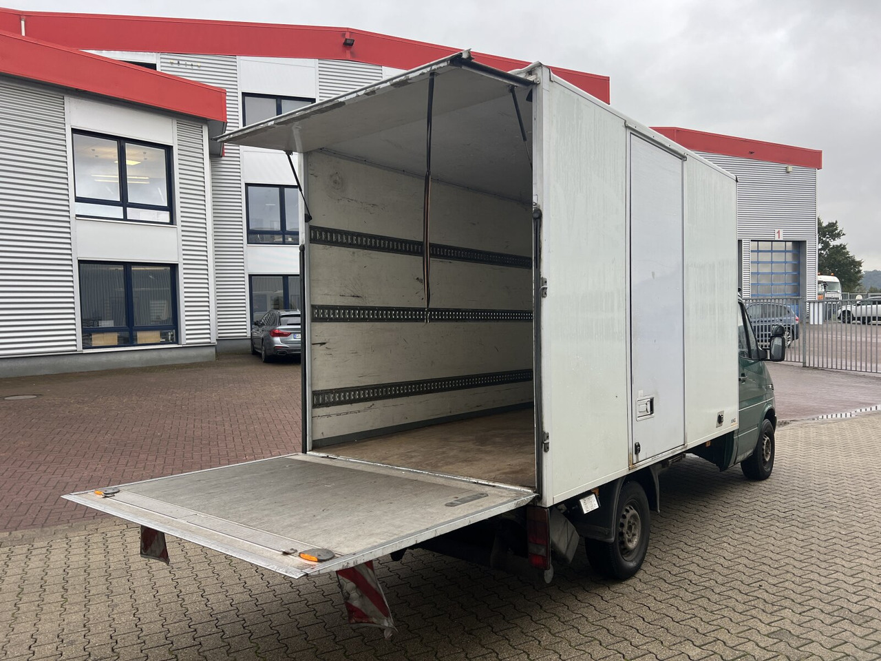 Leasing di Mercedes-Benz Sprinter 313 CDI 4x2 Sprinter 313 CDI 4x2 mit LBW Sörensen Mercedes-Benz Sprinter 313 CDI 4x2 Sprinter 313 CDI 4x2 mit LBW Sörensen: foto 10