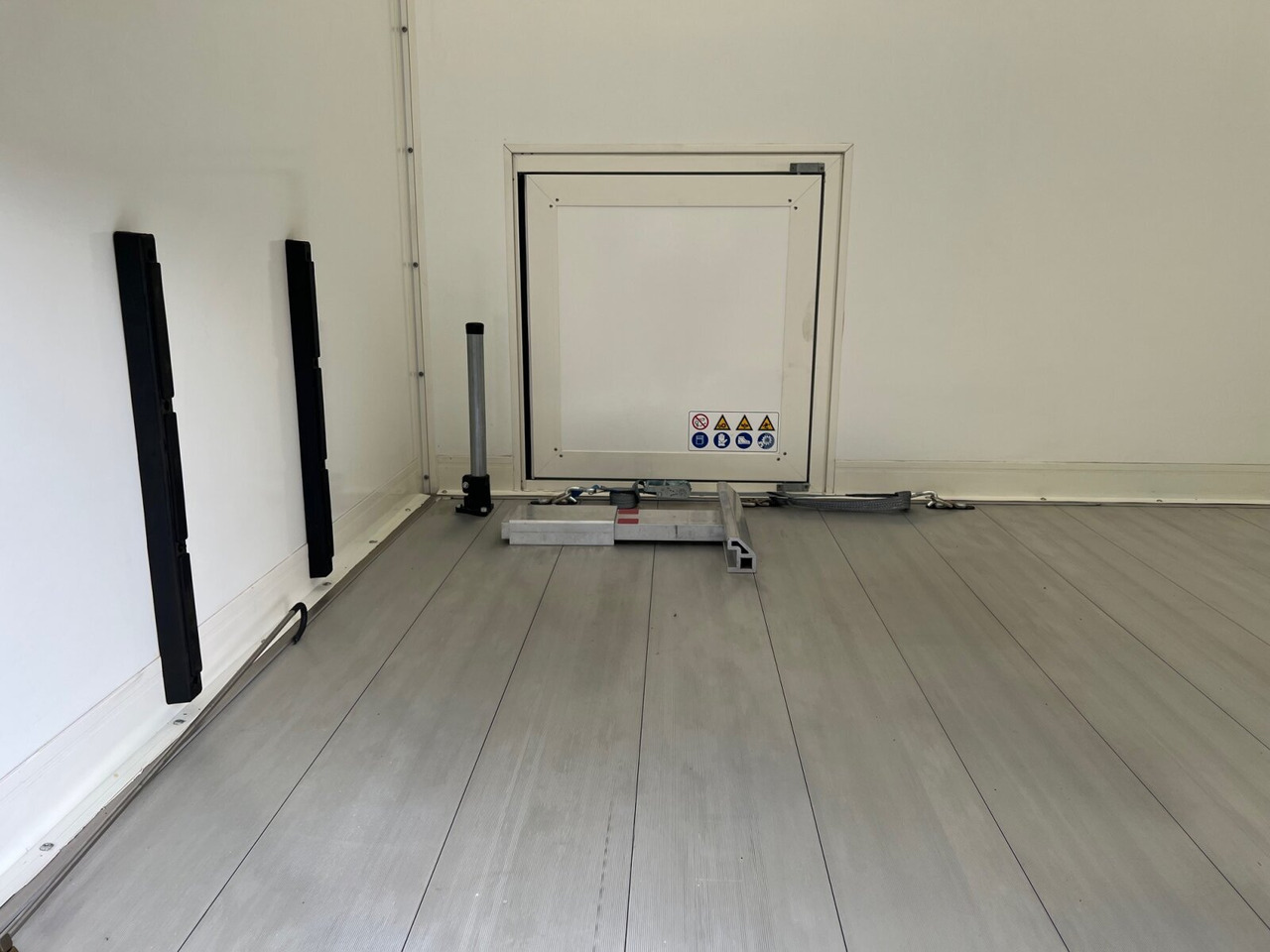 Mercedes-Benz Sprinter 516 FG 4x2 Sprinter 516 FG 4x2, MBUX, Autotransporter Comear - Furgone chiuso: foto 3 Mercedes-Benz Sprinter 516 FG 4x2 Sprinter 516 FG 4x2, MBUX, Autotransporter Comear - Furgone chiuso: foto 3