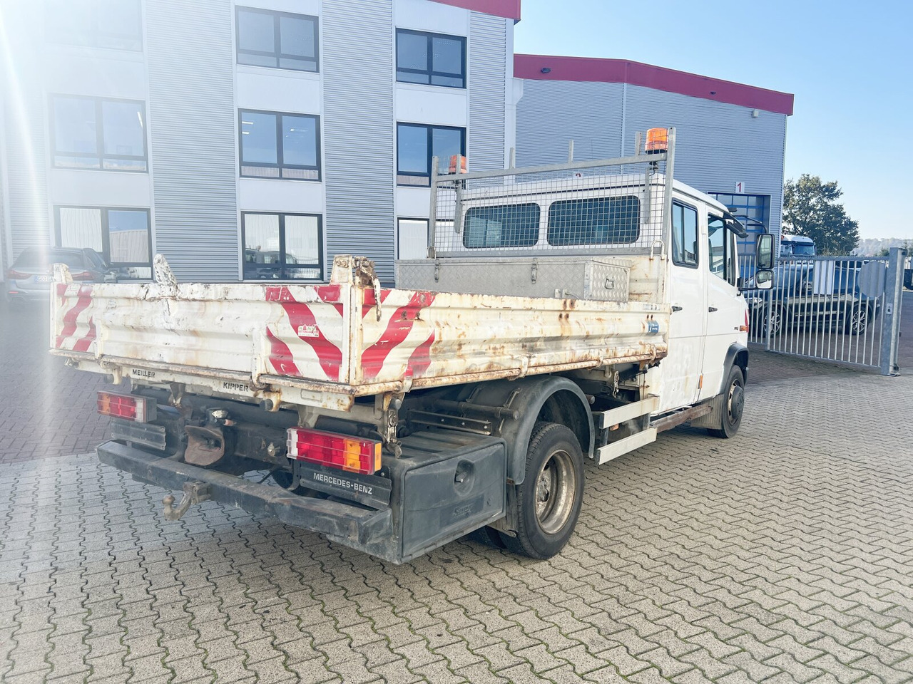 Mercedes-Benz Vario 816 D 4x2 Doka Vario 816 D 4x2 Doka, 2x AHK, Meiller Kipper - Autocarro ribaltabile: foto 3 Mercedes-Benz Vario 816 D 4x2 Doka Vario 816 D 4x2 Doka, 2x AHK, Meiller Kipper - Autocarro ribaltabile: foto 3