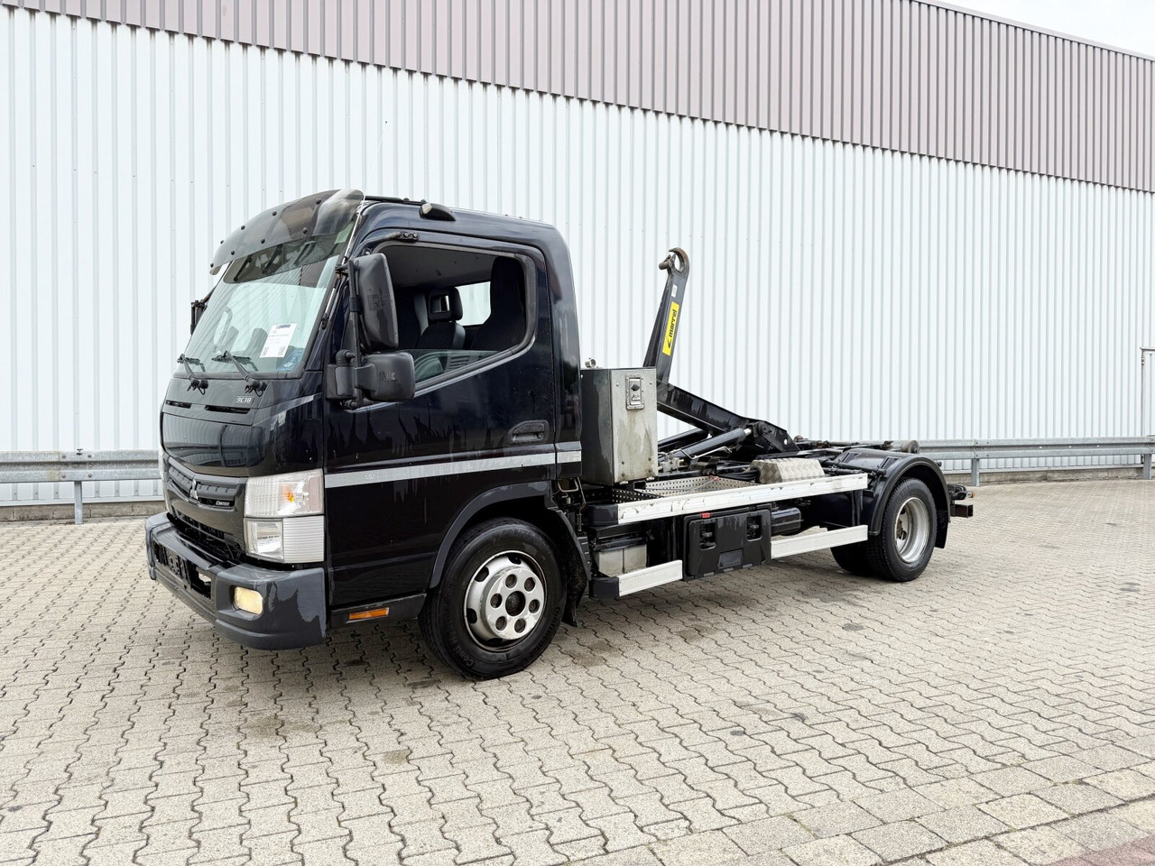 Mitsubishi Canter Fuso 9C18 4x2 Canter Fuso 9C18 4x2, Marrel City Abrollanlage - Autocarro scarrabile: foto 1 Mitsubishi Canter Fuso 9C18 4x2 Canter Fuso 9C18 4x2, Marrel City Abrollanlage - Autocarro scarrabile: foto 1
