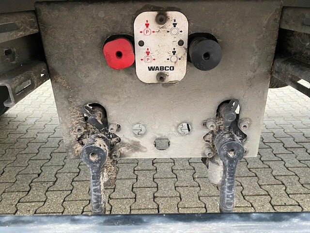 Orten PRASQ 18 Getränkeanhänger Orten, PRASQ 18 Getränkeanhänger, Stapleraufnahme, 12x VORHANDEN! - Rimorchio furgonato: foto 5 Orten PRASQ 18 Getränkeanhänger Orten, PRASQ 18 Getränkeanhänger, Stapleraufnahme, 12x VORHANDEN! - Rimorchio furgonato: foto 5