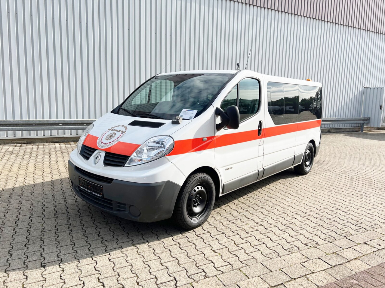 Renault Trafik 2.0 dCi115 4x2 Trafik 2.0 dCi115 4x2, Krankentransporter - Ambulanza: foto 1 Renault Trafik 2.0 dCi115 4x2 Trafik 2.0 dCi115 4x2, Krankentransporter - Ambulanza: foto 1