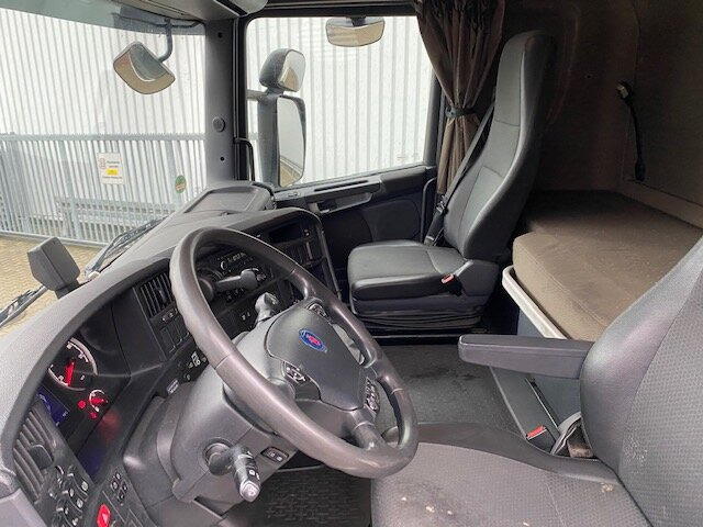 Scania R450 LB 6x2-4 R450 LB 6x2-4 Getränkekoffer, Retarder, Lift-/Lenkachse, Stapleraufnahme - Autocarro furgonato: foto 4 Scania R450 LB 6x2-4 R450 LB 6x2-4 Getränkekoffer, Retarder, Lift-/Lenkachse, Stapleraufnahme - Autocarro furgonato: foto 4