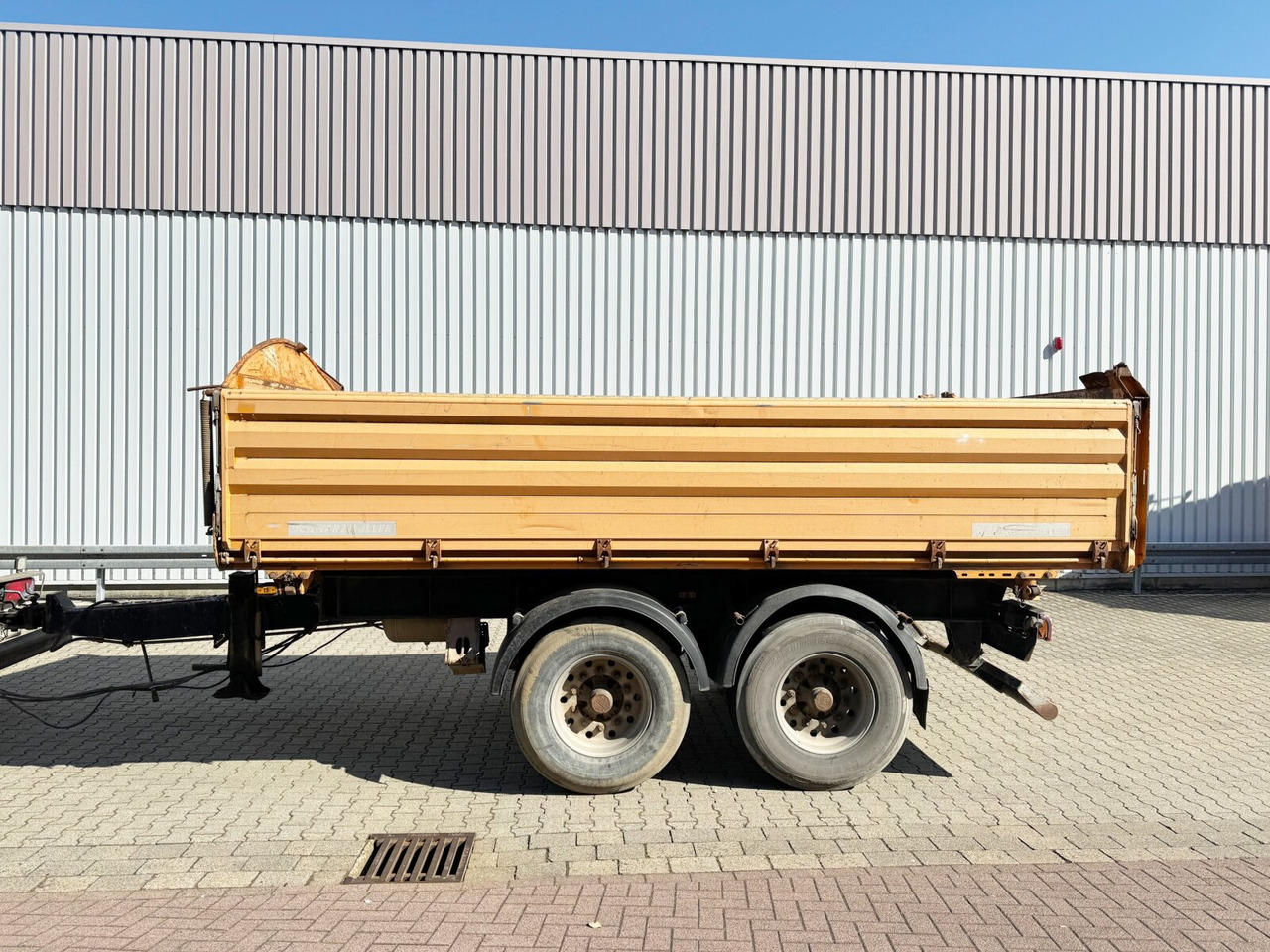 Schwarzmüller TKA 18 TKA 18, Alu-Bordwände, ca. 11m³ - Rimorchio ribaltabile: foto 4 Schwarzmüller TKA 18 TKA 18, Alu-Bordwände, ca. 11m³ - Rimorchio ribaltabile: foto 4