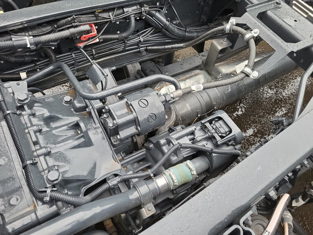 T-Way AT410T51 8x4 T-Way AT410T51 8x4, Retarder, Nebenantrieb, 4x VORHANDEN! - Autocarro telaio: foto 4 T-Way AT410T51 8x4 T-Way AT410T51 8x4, Retarder, Nebenantrieb, 4x VORHANDEN! - Autocarro telaio: foto 4