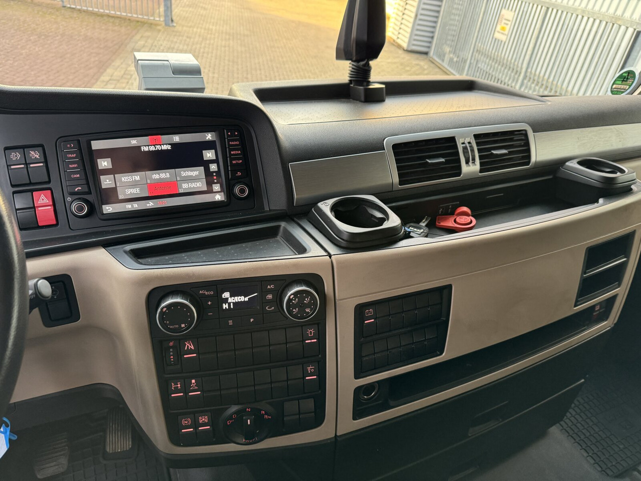 MAN TGX 18.420 4x2 BLS TGX 18.420 4X2 BLS, Retarder - Trattore stradale: foto 4 MAN TGX 18.420 4x2 BLS TGX 18.420 4X2 BLS, Retarder - Trattore stradale: foto 4