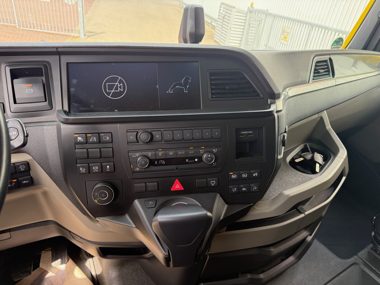 MAN TGX 18.510 4X4H BL SA TGX 18.510 4X4H BL SA, PriTarder, HydroDrive, Navi, LED, Kipphydraulik - Trattore stradale: foto 5 MAN TGX 18.510 4X4H BL SA TGX 18.510 4X4H BL SA, PriTarder, HydroDrive, Navi, LED, Kipphydraulik - Trattore stradale: foto 5