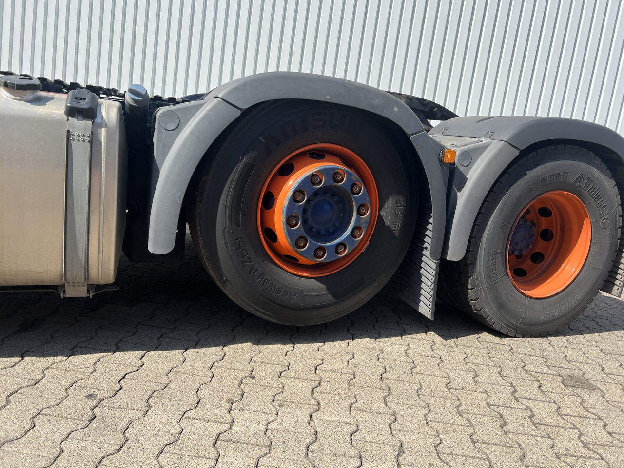 MAN TGX 26.500 6X2/4 BLS TGX 26.500 6X2/4 BLS, Intarder, Vorlauflenk-/lift, Standklima, XXL-Fahrerhaus - Trattore stradale: foto 4 MAN TGX 26.500 6X2/4 BLS TGX 26.500 6X2/4 BLS, Intarder, Vorlauflenk-/lift, Standklima, XXL-Fahrerhaus - Trattore stradale: foto 4