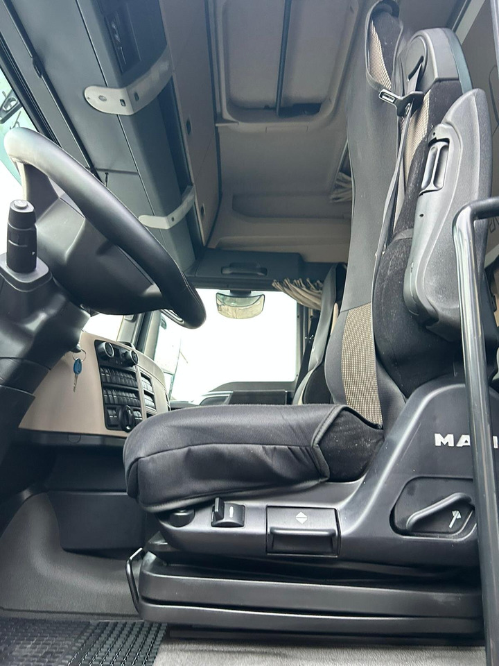 MAN TGX 33.580 6x4 BB TGX 33.580 6x4 BB, Retarder, zZGG 150.000kg - Trattore stradale: foto 5 MAN TGX 33.580 6x4 BB TGX 33.580 6x4 BB, Retarder, zZGG 150.000kg - Trattore stradale: foto 5