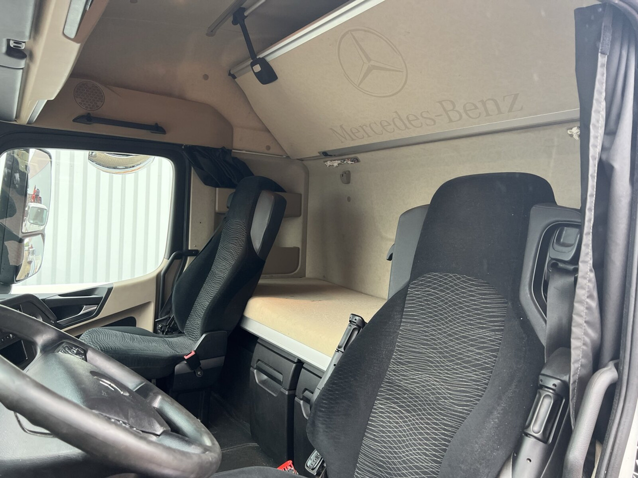 Mercedes-Benz Actros 1842/45 LS 4x2 Actros 1842/45 LS 4x2, 3x VORHANDEN - Trattore stradale: foto 4 Mercedes-Benz Actros 1842/45 LS 4x2 Actros 1842/45 LS 4x2, 3x VORHANDEN - Trattore stradale: foto 4