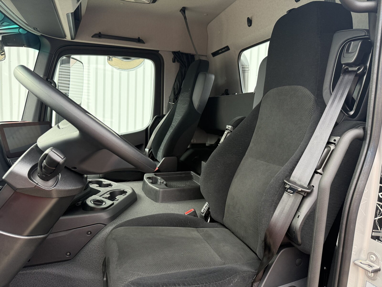 Mercedes-Benz Arocs 1853 AS 4x4 Arocs 1853 AS 4x4, Retarder, MultimediaCockpit, Navi - Trattore stradale: foto 4 Mercedes-Benz Arocs 1853 AS 4x4 Arocs 1853 AS 4x4, Retarder, MultimediaCockpit, Navi - Trattore stradale: foto 4