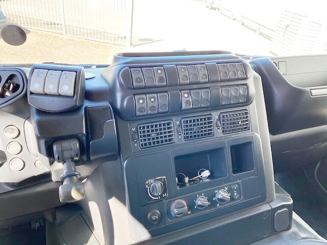 Trakker AD260T41W 6x6 Trakker AD260T41W 6x6 - Trattore stradale: foto 3 Trakker AD260T41W 6x6 Trakker AD260T41W 6x6 - Trattore stradale: foto 3