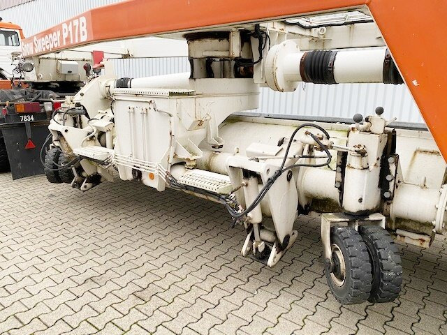 Snow Sweeper P17B Snow Sweeper P17B, V8-Motor, Kehrblasgerät, 4x Vorhanden! - Veicolo speciale/ Comunale, Camion: foto 5 Snow Sweeper P17B Snow Sweeper P17B, V8-Motor, Kehrblasgerät, 4x Vorhanden! - Veicolo speciale/ Comunale, Camion: foto 5