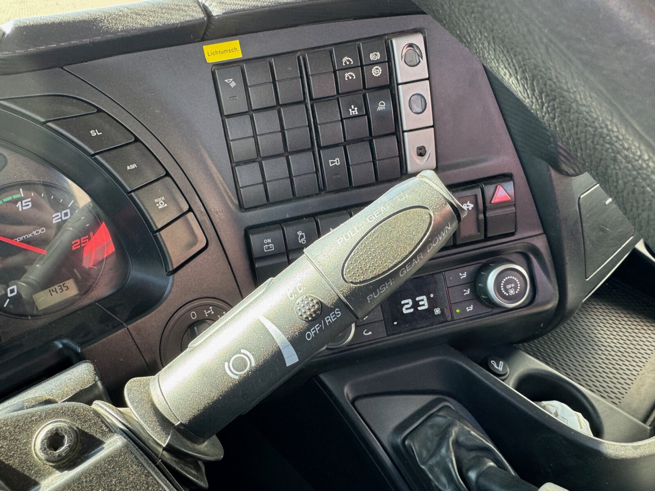 Autocarro ribaltabile X-Way AD260X46Z 6x4 X-Way AD260X46Z 6x4, Bordmatik: foto 7 Autocarro ribaltabile X-Way AD260X46Z 6x4 X-Way AD260X46Z 6x4, Bordmatik: foto 7