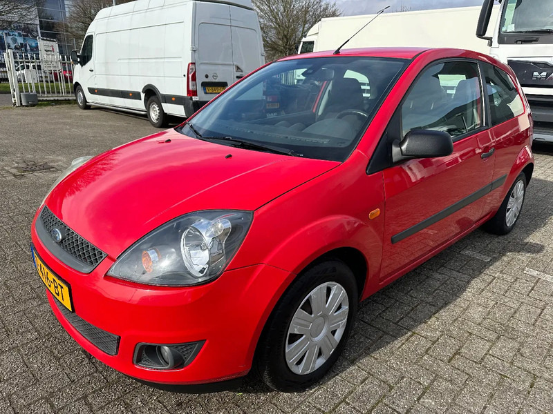 Ford Fiesta TDCi 1.4 + AIRCO + CARPLAY + REAR CAMERA + 194.511 KM - Hatchback: foto 1 Ford Fiesta TDCi 1.4 + AIRCO + CARPLAY + REAR CAMERA + 194.511 KM - Hatchback: foto 1