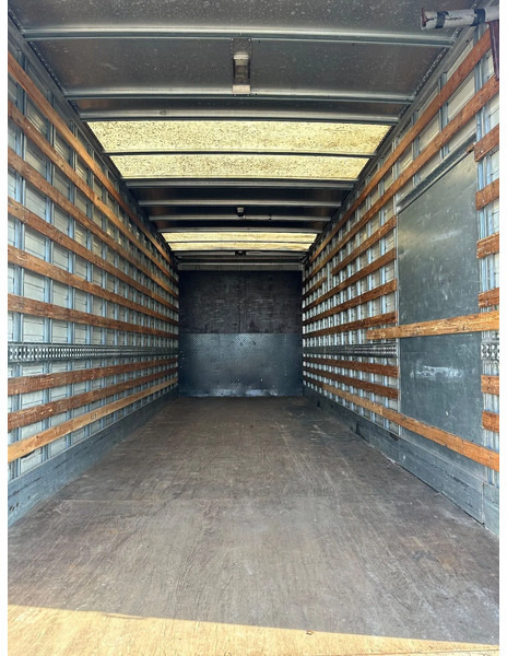 MAN TGL 12.210 MANUAL + 2000 KG LIFT + 2.60 M HIGH BIG BOX + AIRCO + SPRING / SPRING + 3 SEATS - Autocarro furgonato: foto 4 MAN TGL 12.210 MANUAL + 2000 KG LIFT + 2.60 M HIGH BIG BOX + AIRCO + SPRING / SPRING + 3 SEATS - Autocarro furgonato: foto 4