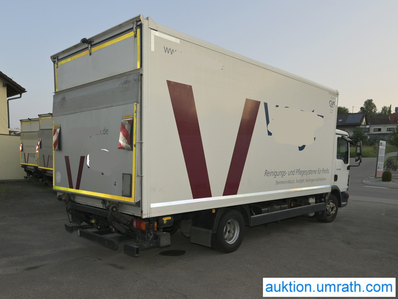 MAN TGL 12.250 4x2 L/BL Koffer Ladebordwand Klimaautomatik NAVI Luftfederung Automatikgetriebe EURO 6 - Autocarro furgonato: foto 5 MAN TGL 12.250 4x2 L/BL Koffer Ladebordwand Klimaautomatik NAVI Luftfederung Automatikgetriebe EURO 6 - Autocarro furgonato: foto 5