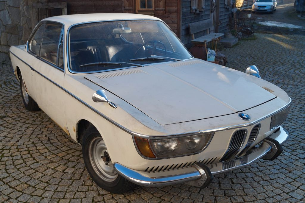 BMW 2000 CS - Autovettura: foto 1 BMW 2000 CS - Autovettura: foto 1