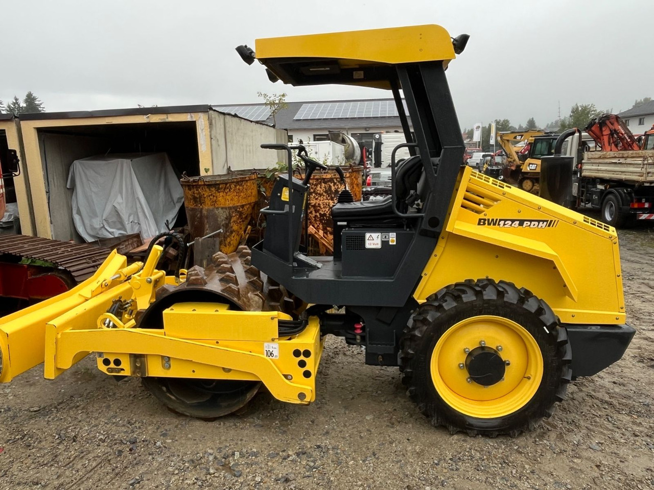 BOMAG Walzenzug BW 124 PDH-4 Planierschild 100 Bstd. - Rullo compattatore/ Rullo compressore: foto 4 BOMAG Walzenzug BW 124 PDH-4 Planierschild 100 Bstd. - Rullo compattatore/ Rullo compressore: foto 4