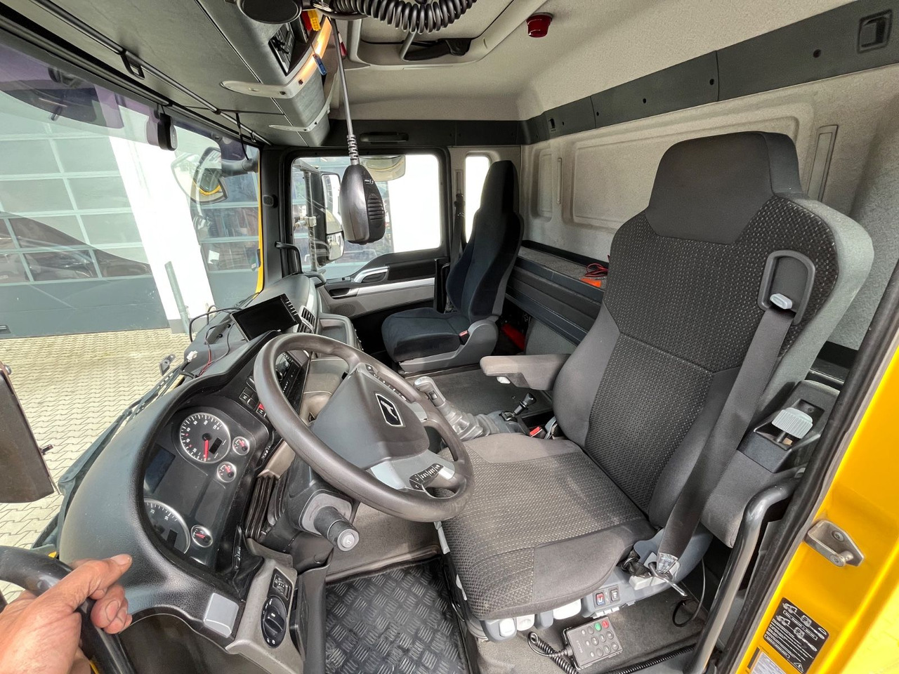 Camion con gru MAN TGS 35.480 8x4-4BL  Deuringer Garagentransporter: foto 15