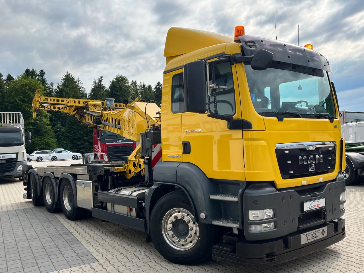 MAN TGS 35.480 8x4-4BL Deuringer Garagentransporter - Camion con gru: foto 2 MAN TGS 35.480 8x4-4BL Deuringer Garagentransporter - Camion con gru: foto 2