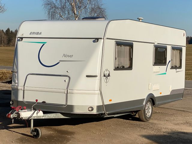 HYMER / ERIBA / HYMERCAR Nova 530 Swing mit Längsbetten und Moser, top Zu - Caravan: foto 3 HYMER / ERIBA / HYMERCAR Nova 530 Swing mit Längsbetten und Moser, top Zu - Caravan: foto 3