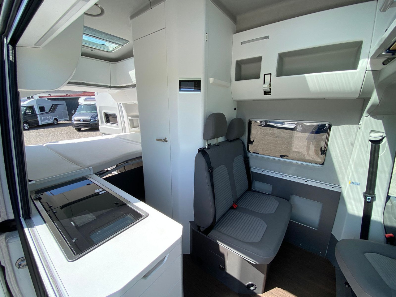 Furgonato Volkswagen Grand California 600 FW, 3/4 Bett: foto 14